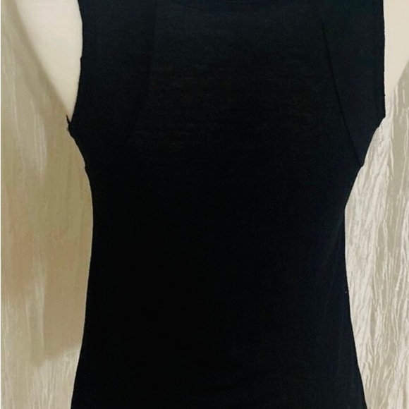 Disney Parks Women's Black and Gold Minnie Mouse Tank Top Size Medium EUC - Picture 3 of 4